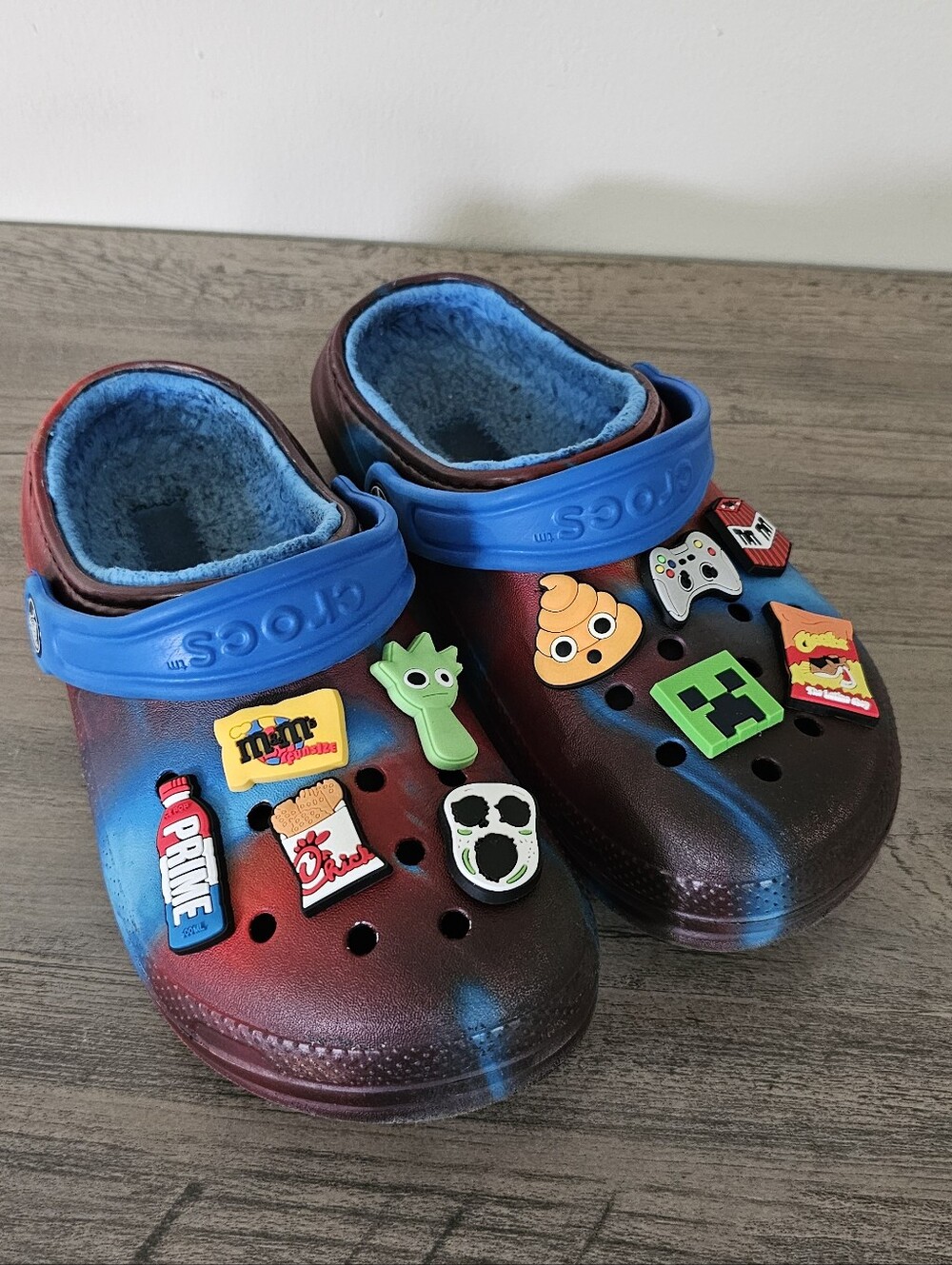 Crocs Classic Lined Clog Red Blue Boy J 2 With Charms